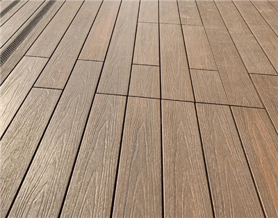 Decking Tradizionale ב-WPC